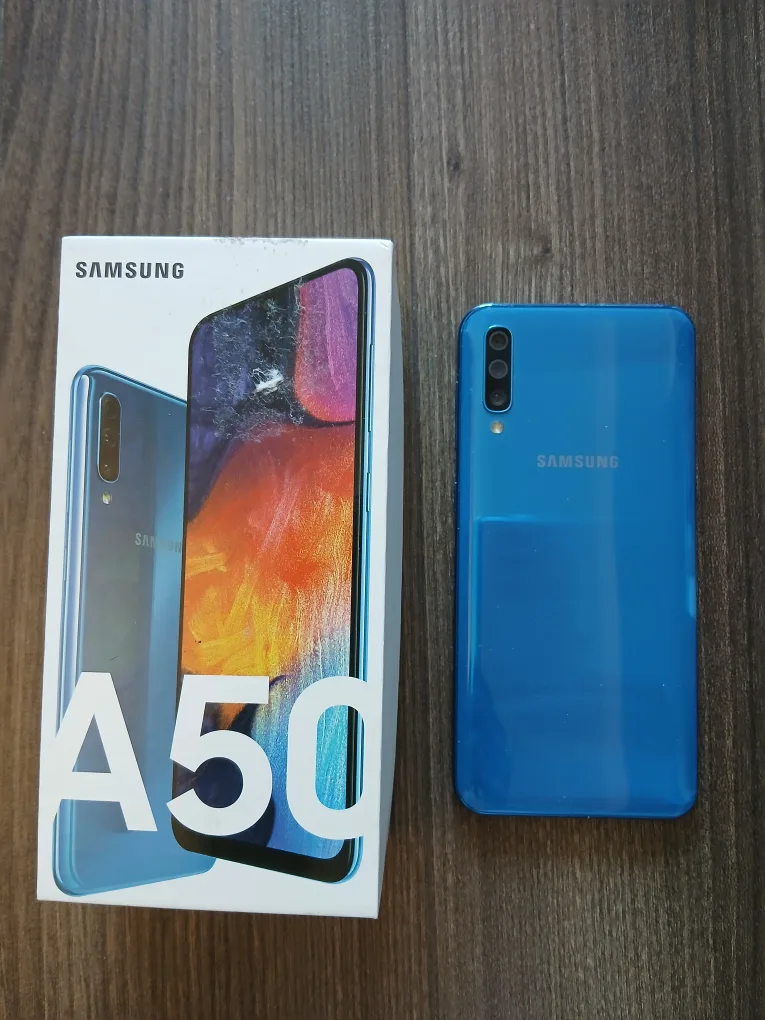 Samsung Galaxy A50 - Great Condition! image indicator(9)