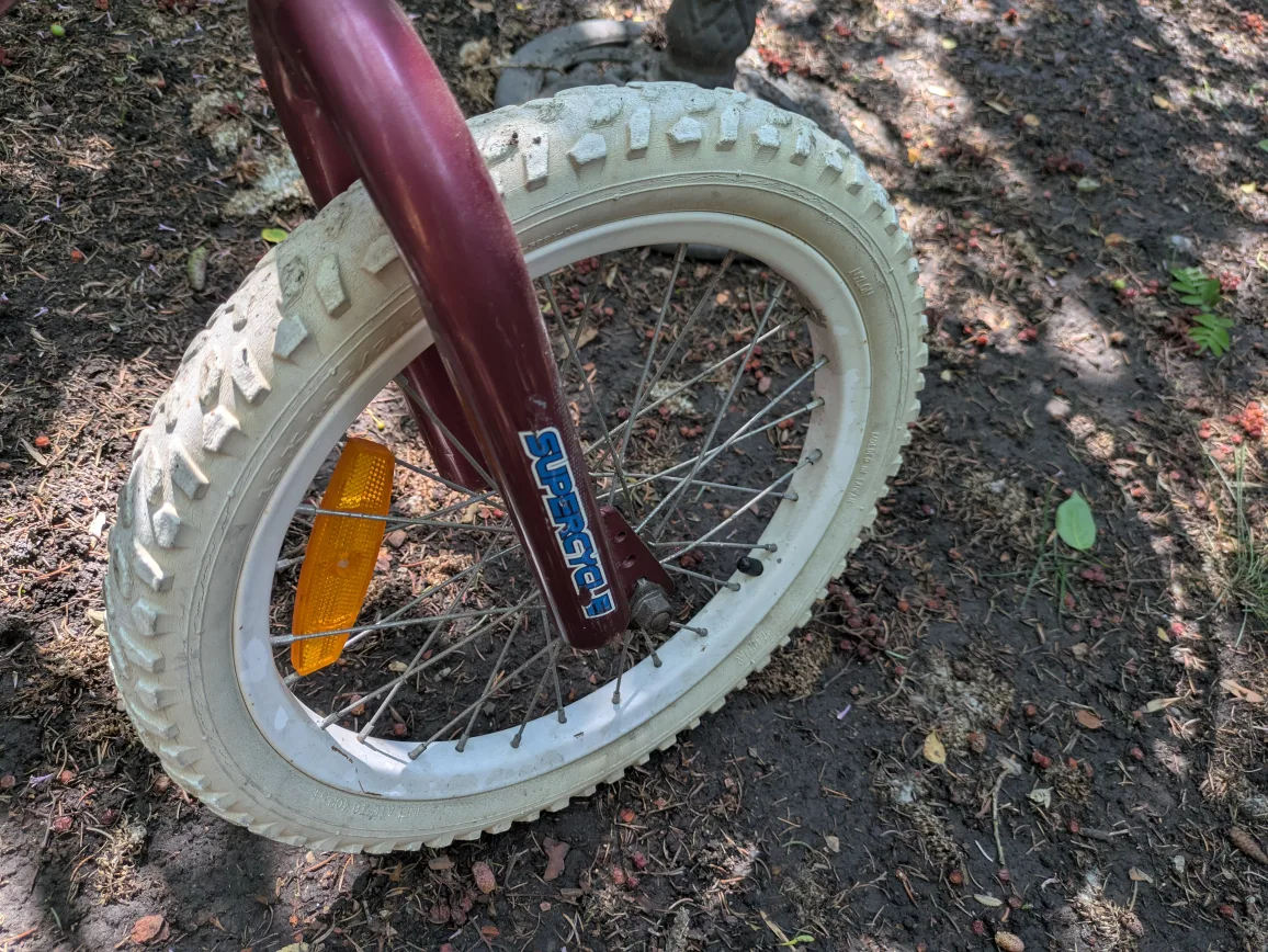 Supercycle Illusion Kids Bike - Burgundy image indicator(3)