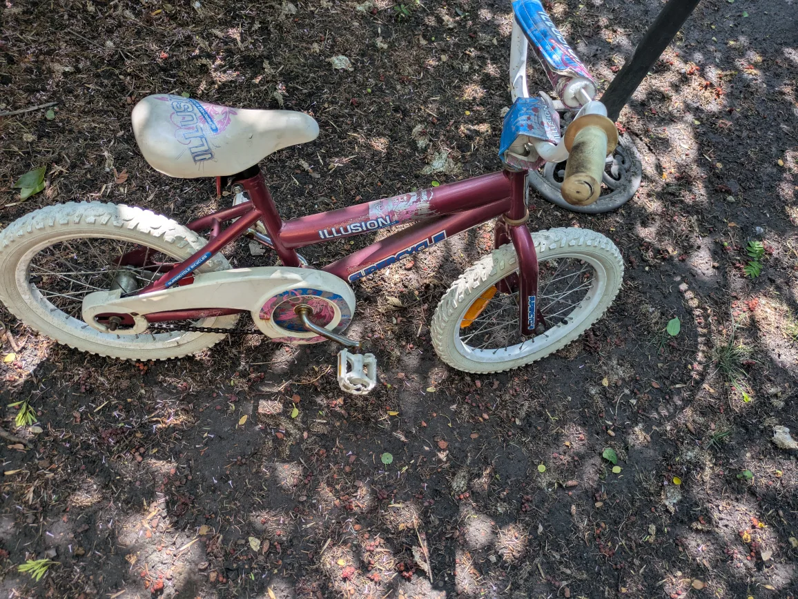 Supercycle Illusion Kids Bike - Burgundy image indicator(5)