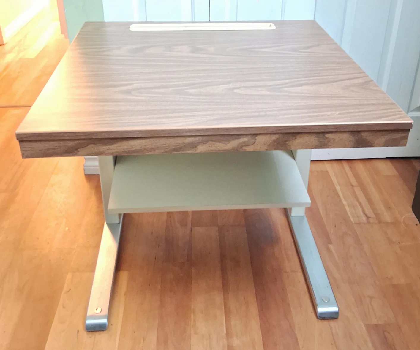 Desk and Red Office Chair Set thumbnail