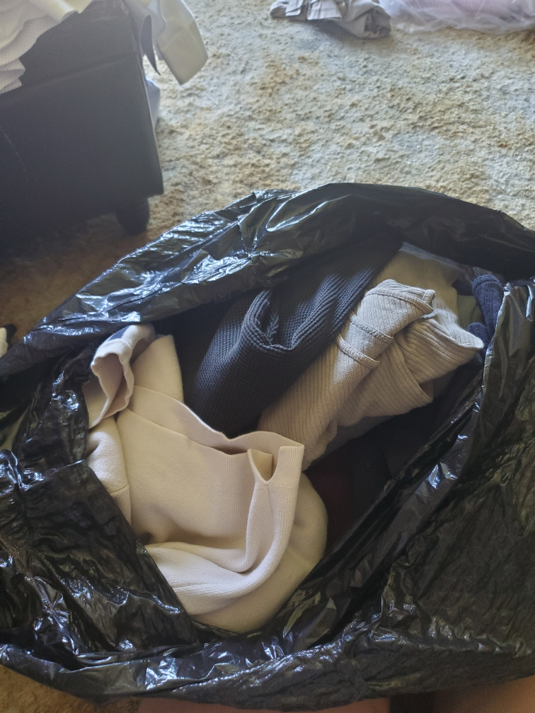 Bag of assorted clothing - photo 4