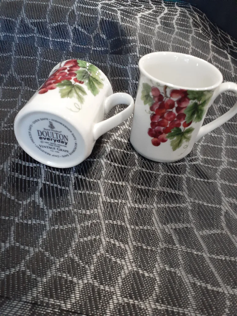 Royal Doulton Vintage Grape image indicator(2)