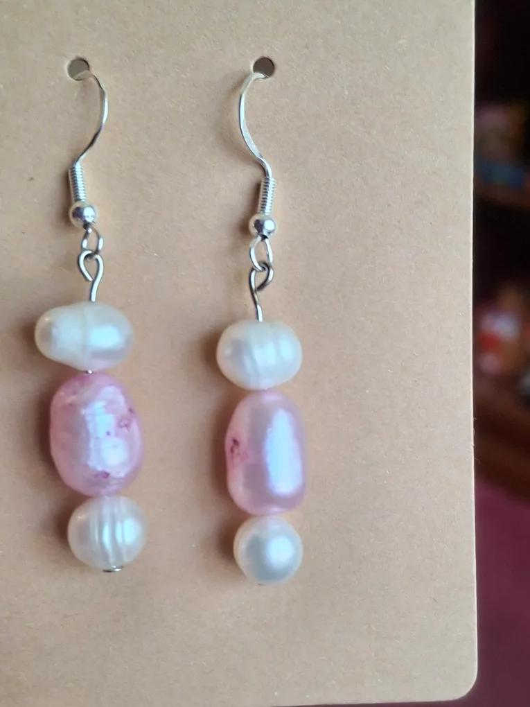 Pearl Dangle Earrings image indicator(2)