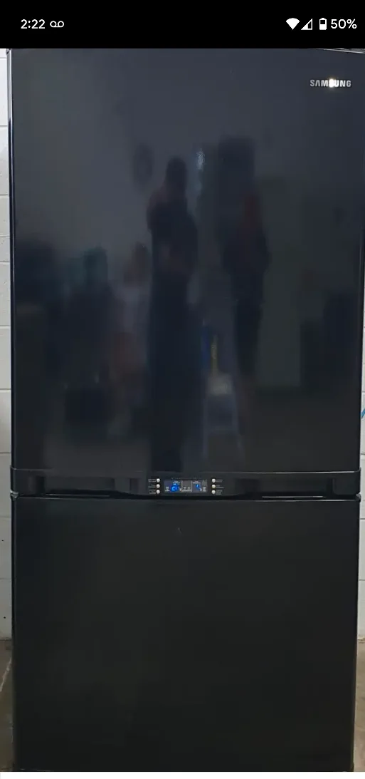 Samsung Black Refrigerator thumbnail
