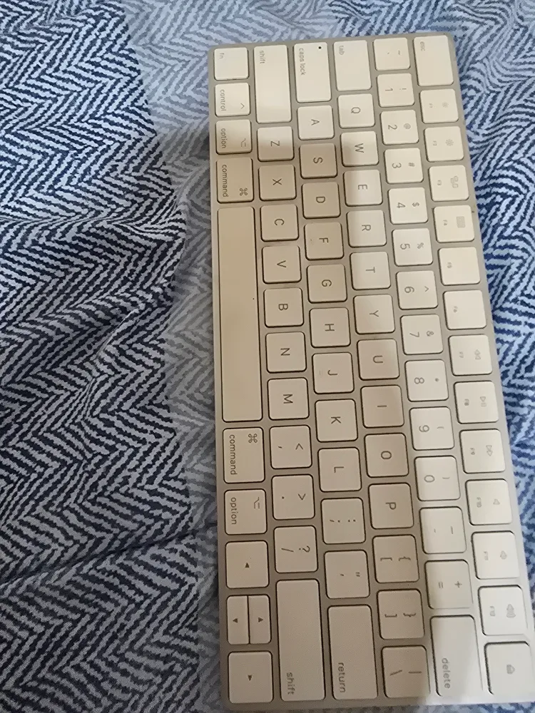 Apple Magic Keyboard thumbnail