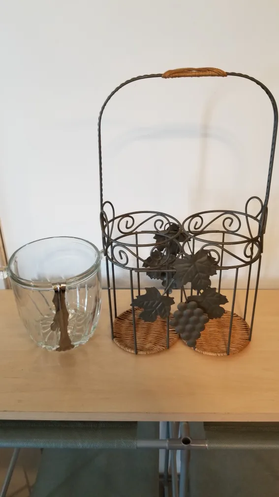 🇨🇦🍁Wine Rack & Ice Bucket with Tongs available. Both $12. thumbnail