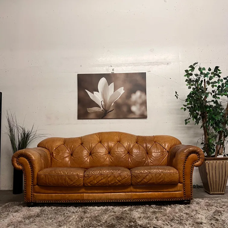Distressed leather chesterfield sofa couch. Delivery thumbnail