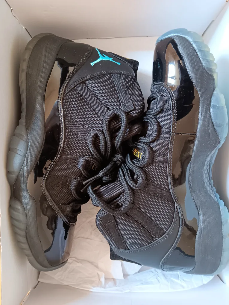 New Size 9 - Jordan 11 Retro High Gamma Blue thumbnail
