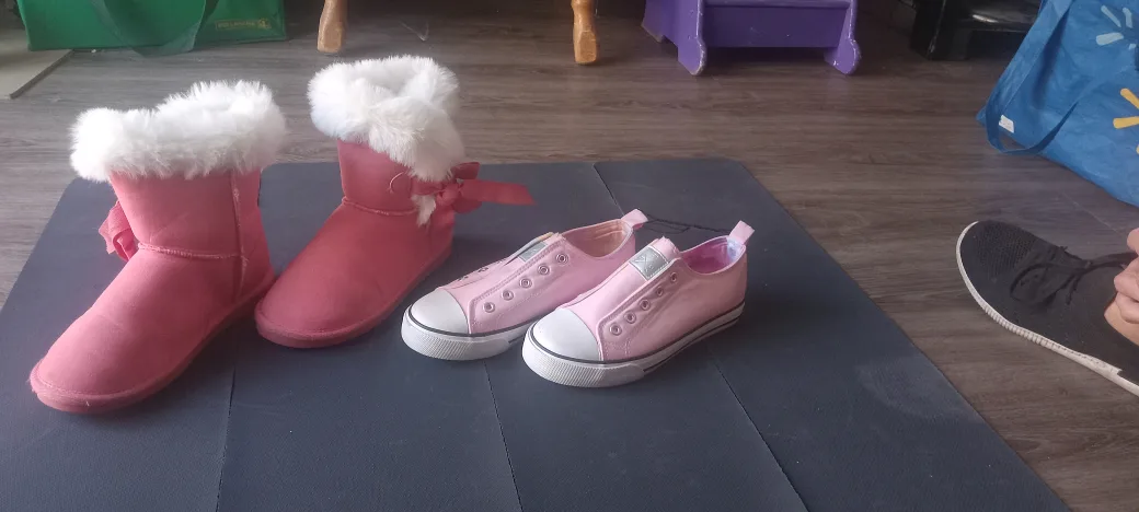 Assorted Women's Boots thumbnail