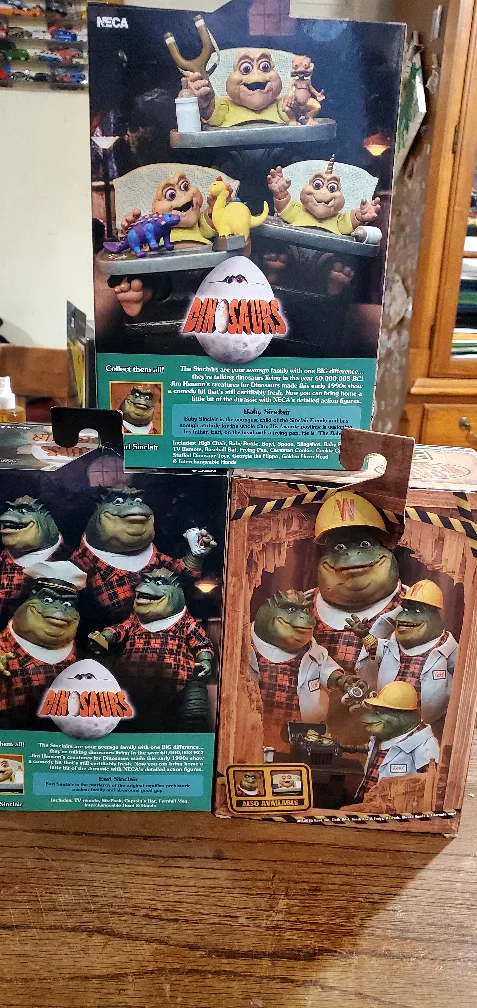 Dinosaurs NECA Action Figures - Earl & Baby Sinclair thumbnail