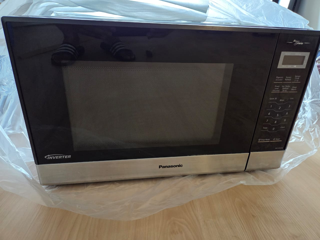Moving sale - Panasonic Microwave Oven with Glass Tray