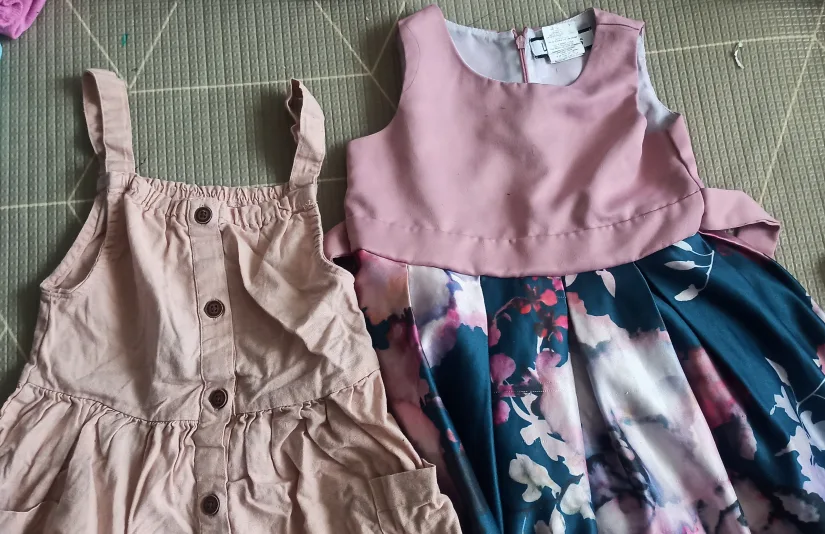 Girls Dresses - Pink & Floral. Size 3T 🍁 image indicator(2)