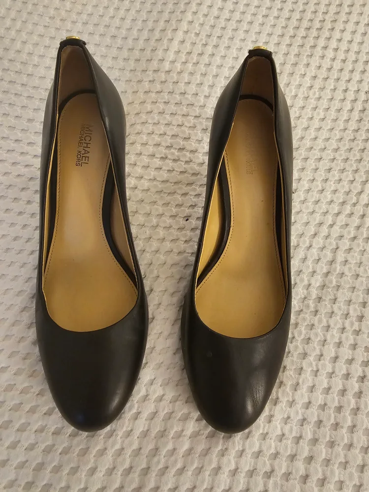 Michael Kors Black Leather Heels - 7.5/8 M thumbnail
