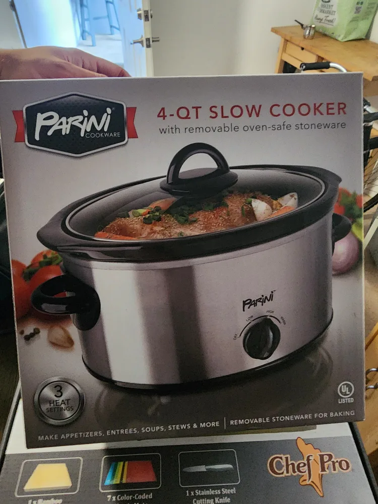 Parini 4-QT Slow Cooker - New in Box! thumbnail