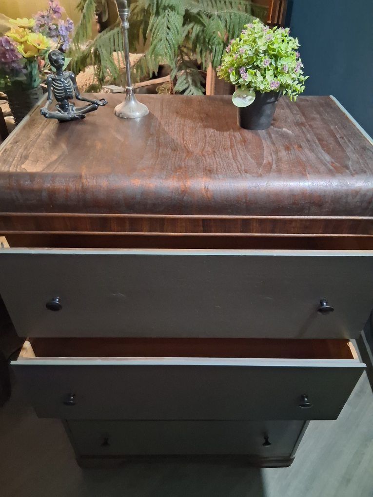 Vintage 4-Drawer Chest - photo 2