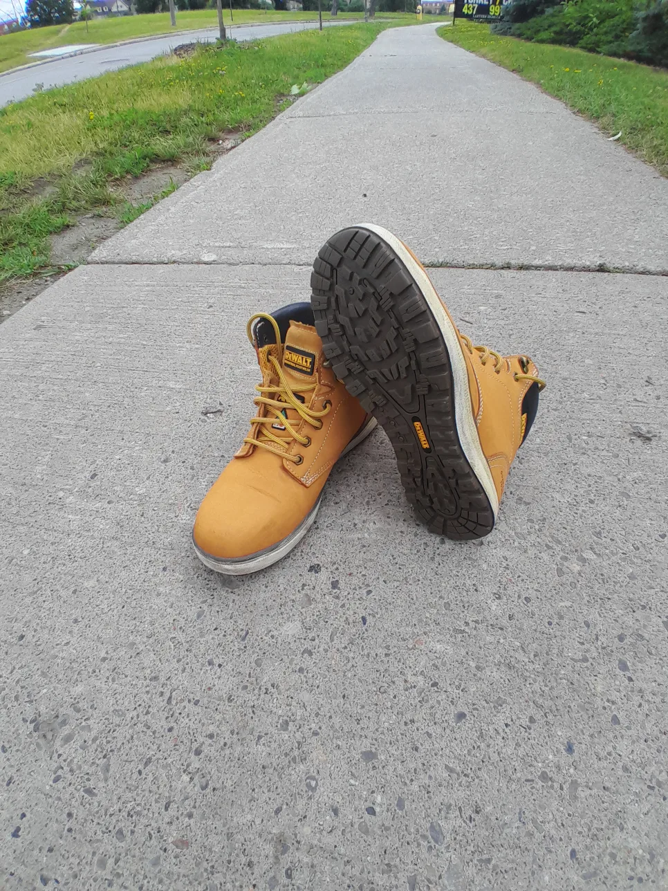 Safety Boot Original DeWalt Guaranteed Tough - Size 10 thumbnail