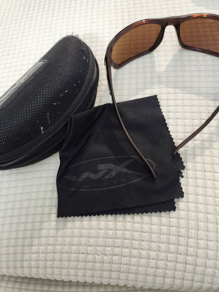 Wiley X Sunglasses with Case - photo 3