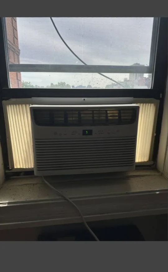 (Free Delivery) 6,000 BTU Frigidaire Window Air Conditioner thumbnail