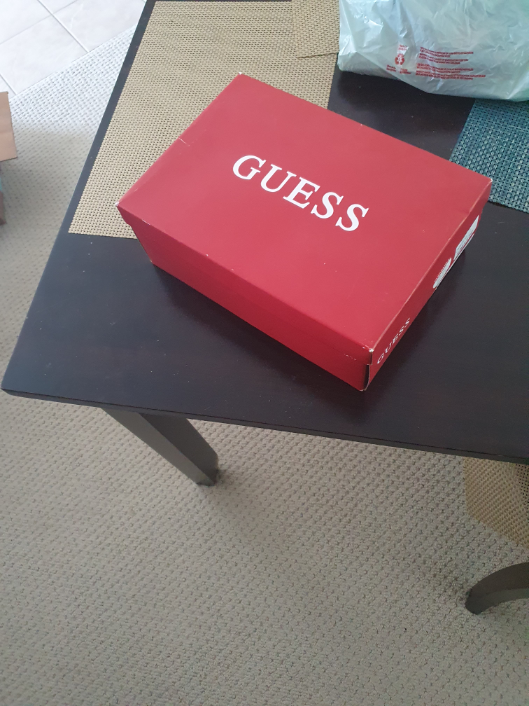 Guess White Sneakers, Size 10, With Box - photo 3