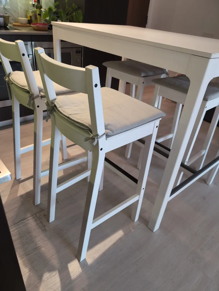 Moving sale - Ikea White Bar Table with 4 Chairs image indicator(10)