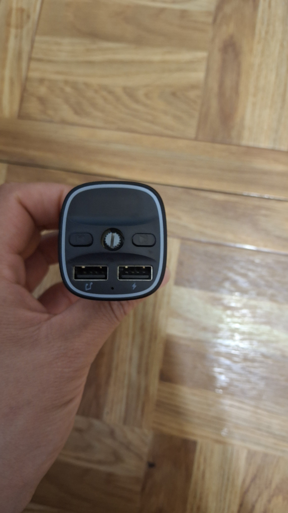 Car Charger with FM Transmitter - photo 2