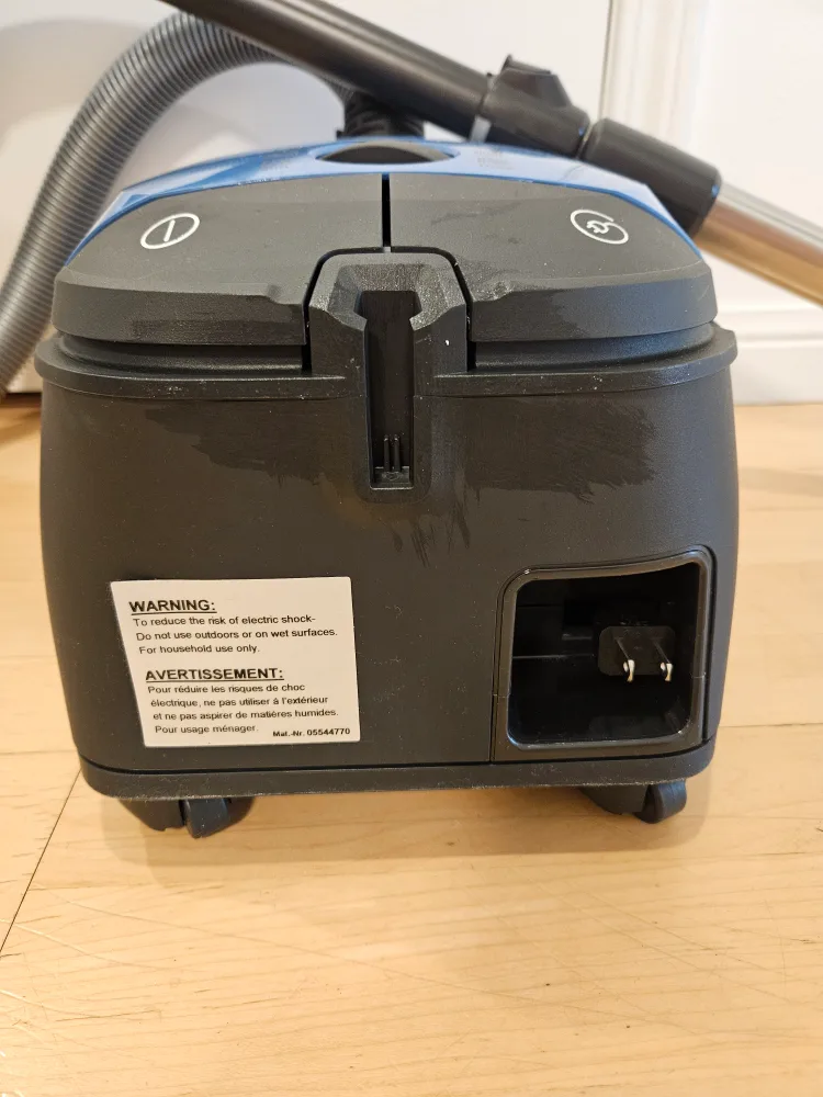 Miele Classic C1 Lightweight Vacuum - Blue image indicator(4)