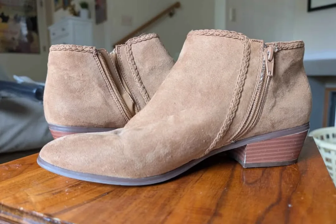 Women's Short Boots ~ Faux Suede ~ Size 9 image indicator(3)