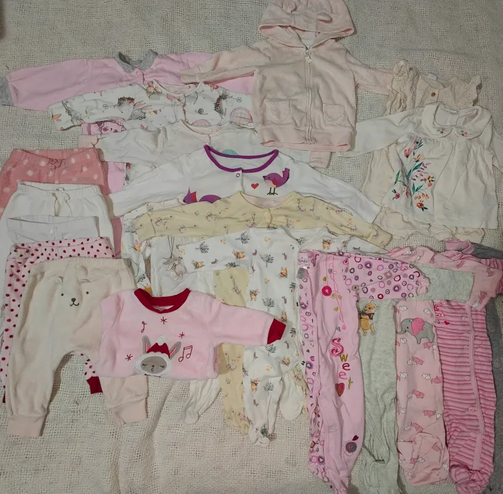 Bundle of 3-6 month old baby girl clothes thumbnail
