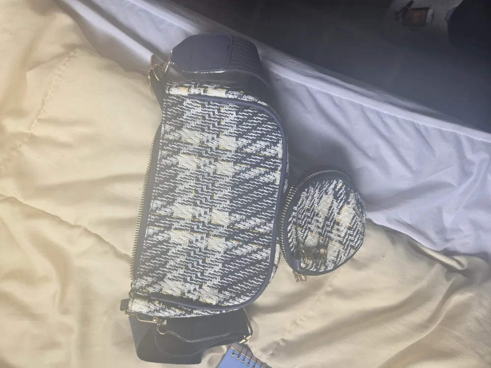 Houndstooth Pattern Crossbody Bag image indicator(3)