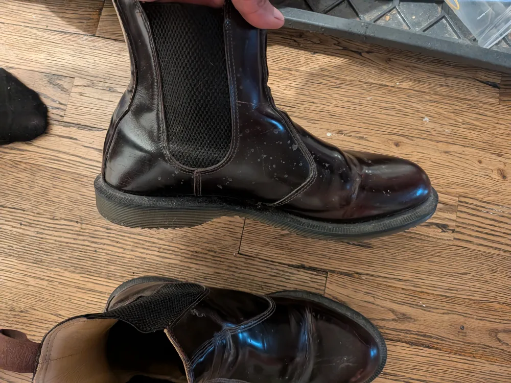 Dr. Martens Chelsea Boots - Dark Brown image indicator(2)