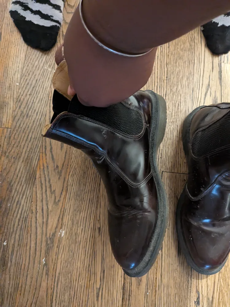 Dr. Martens Chelsea Boots - Dark Brown image indicator(3)