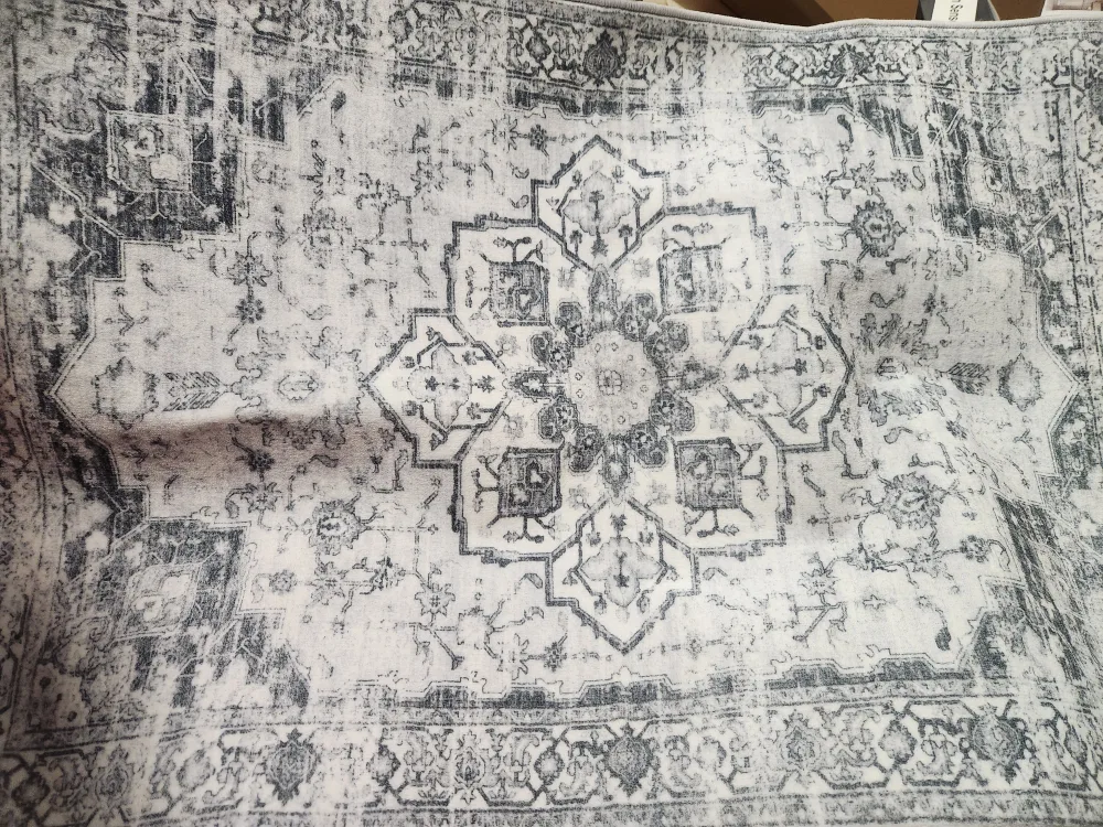 Grey Patterned Area Rug - Soft & Durable 🇨🇦 image indicator(4)