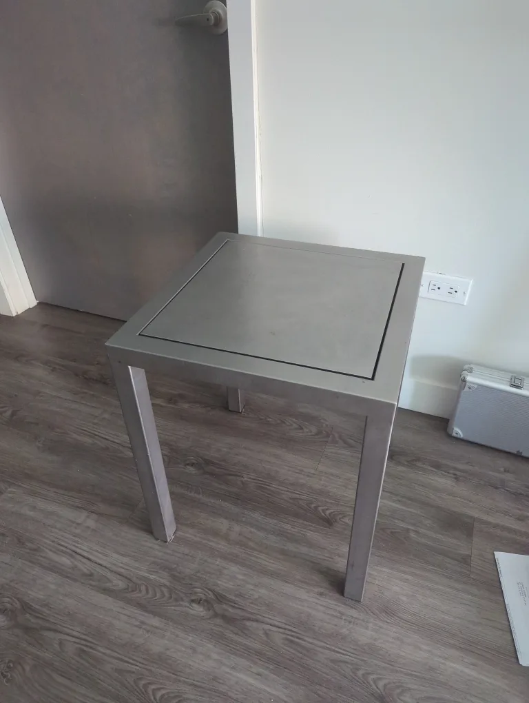 Metal Side Table thumbnail