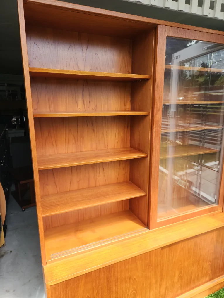 Wooden Display Cabinet with Sliding Doors image indicator(5)