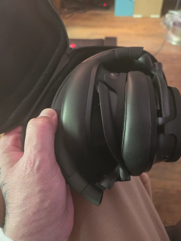 Heavys Headphones with Case 180 form today September 9 2025 only image indicator(6)