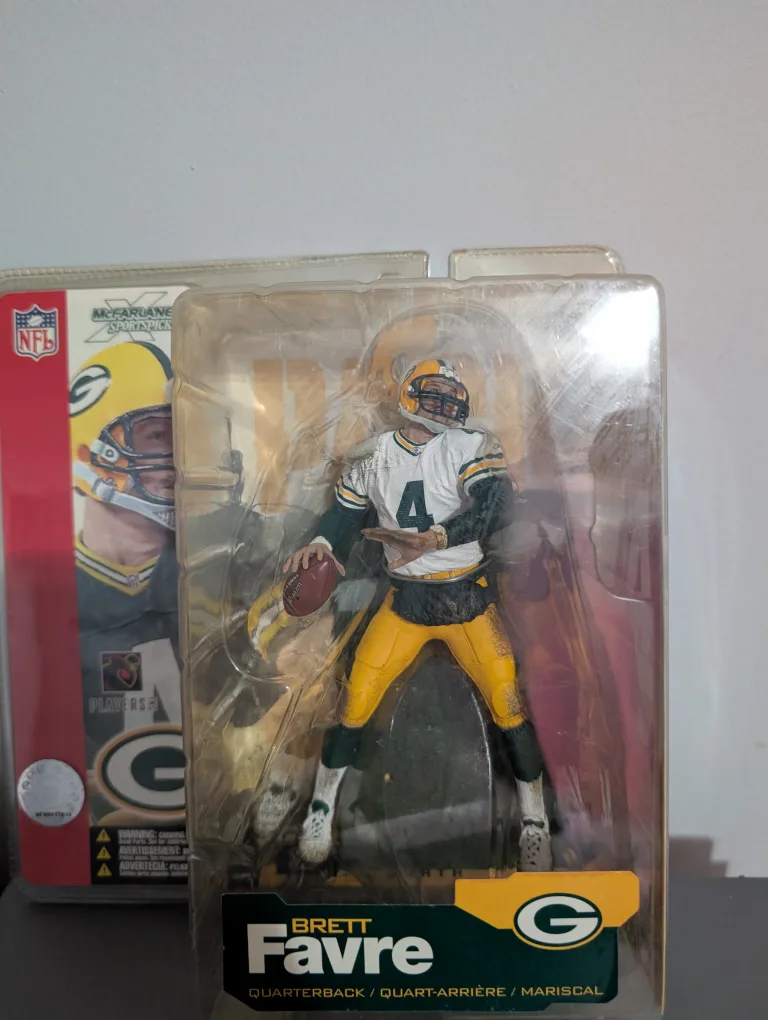 McFarlane Brett Favre Quarterback Action Figure thumbnail
