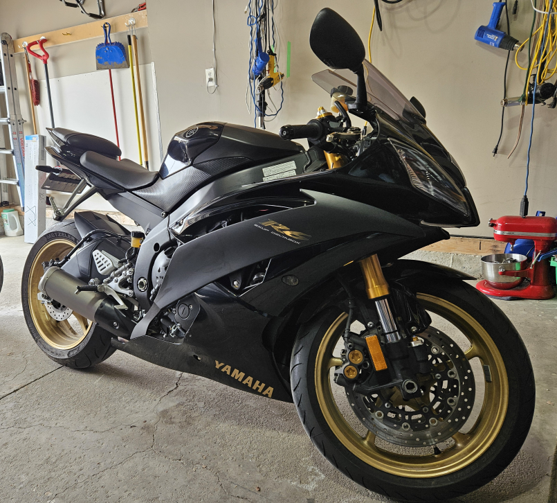 Yamaha YZF-R6 Motorcycle - Black and Gold