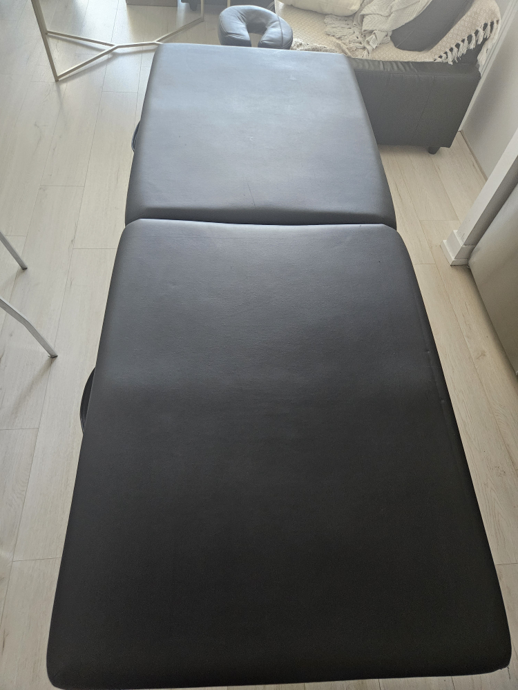 Vichalla Portable Massage Table - Black