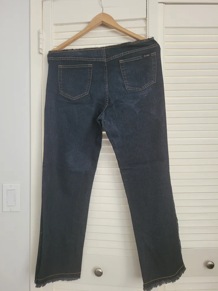UB Jeans Stretch Dark Wash Jeans image indicator(2)