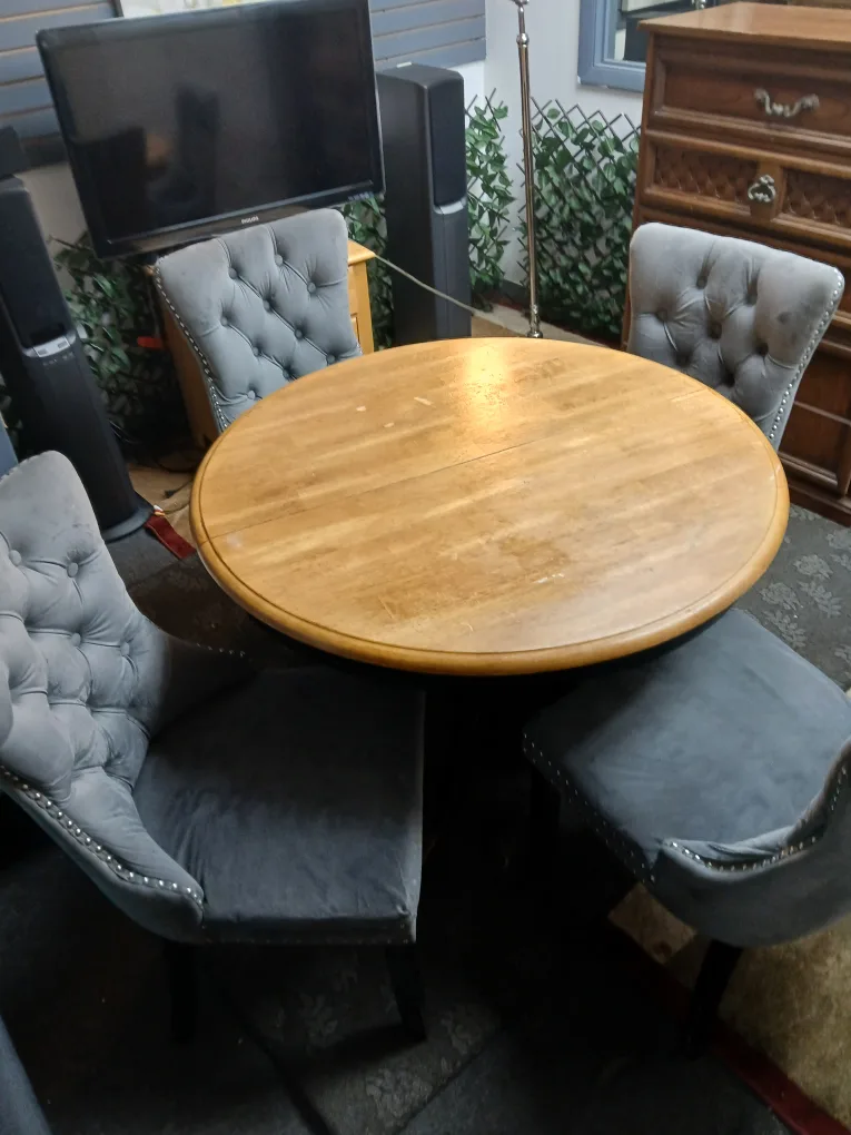 table and 4 chears black legs thumbnail