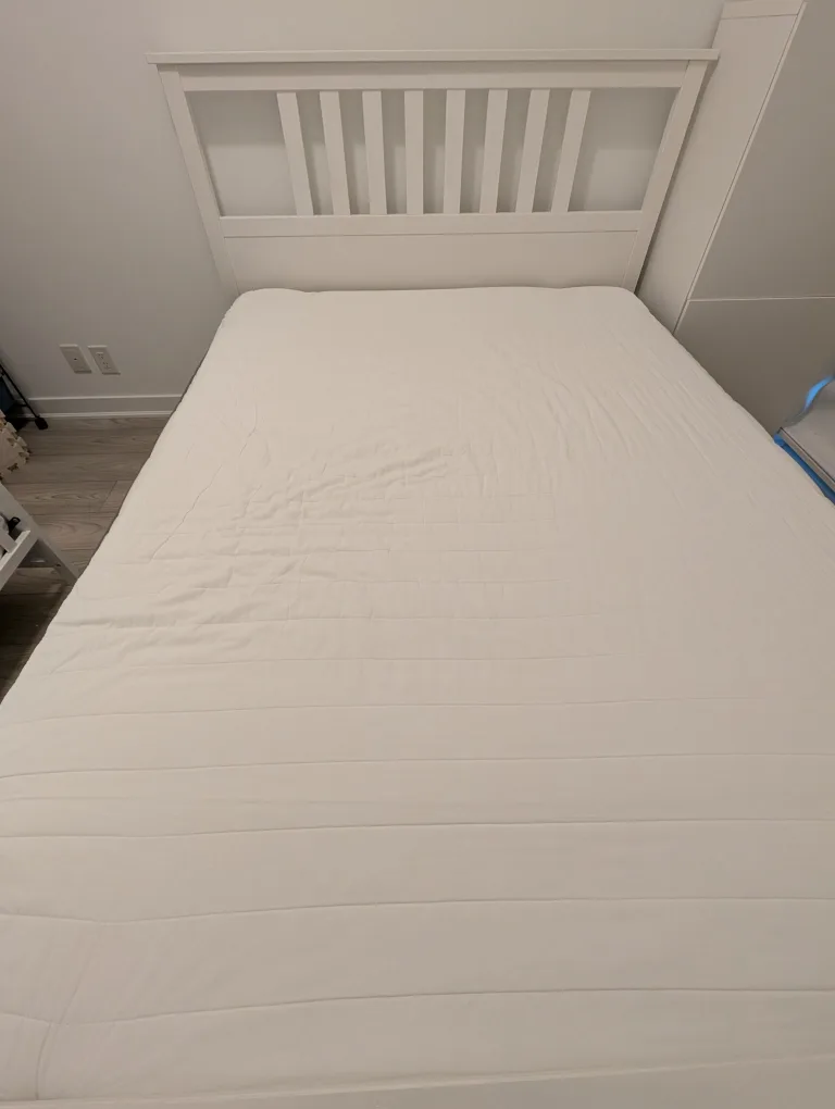 Ikea Hemnes Bed Frame and Mattress image indicator(7)