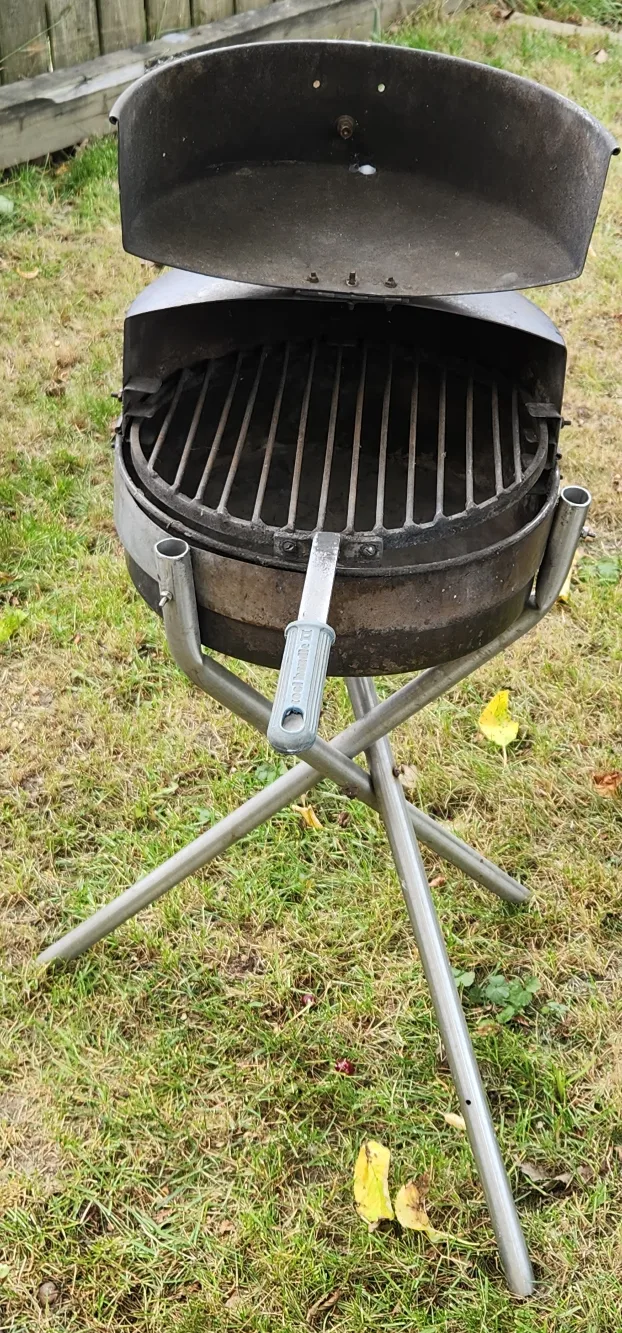 Portable Charcoal BBQ Grill thumbnail