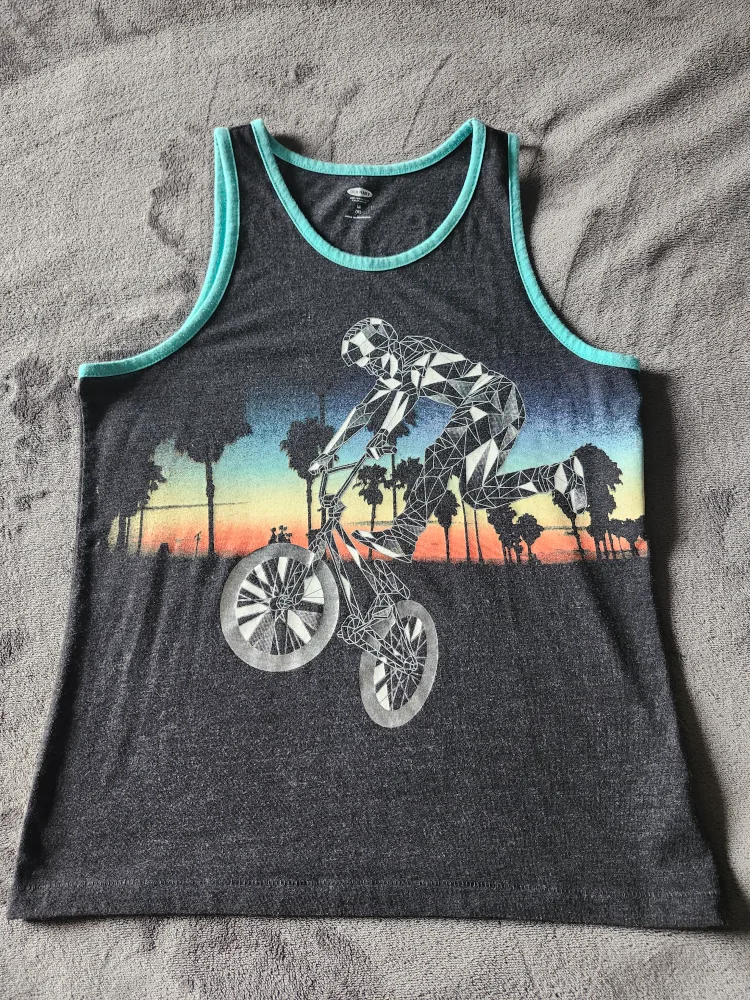 Old Navy size 8 kids sleeveless shirt. Pick up in Kitchener, $5 thumbnail