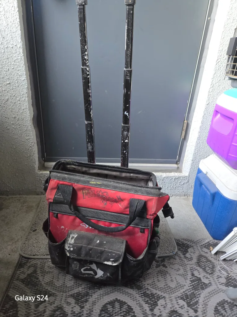 Husky Heavy Duty Tool Bag image indicator(2)