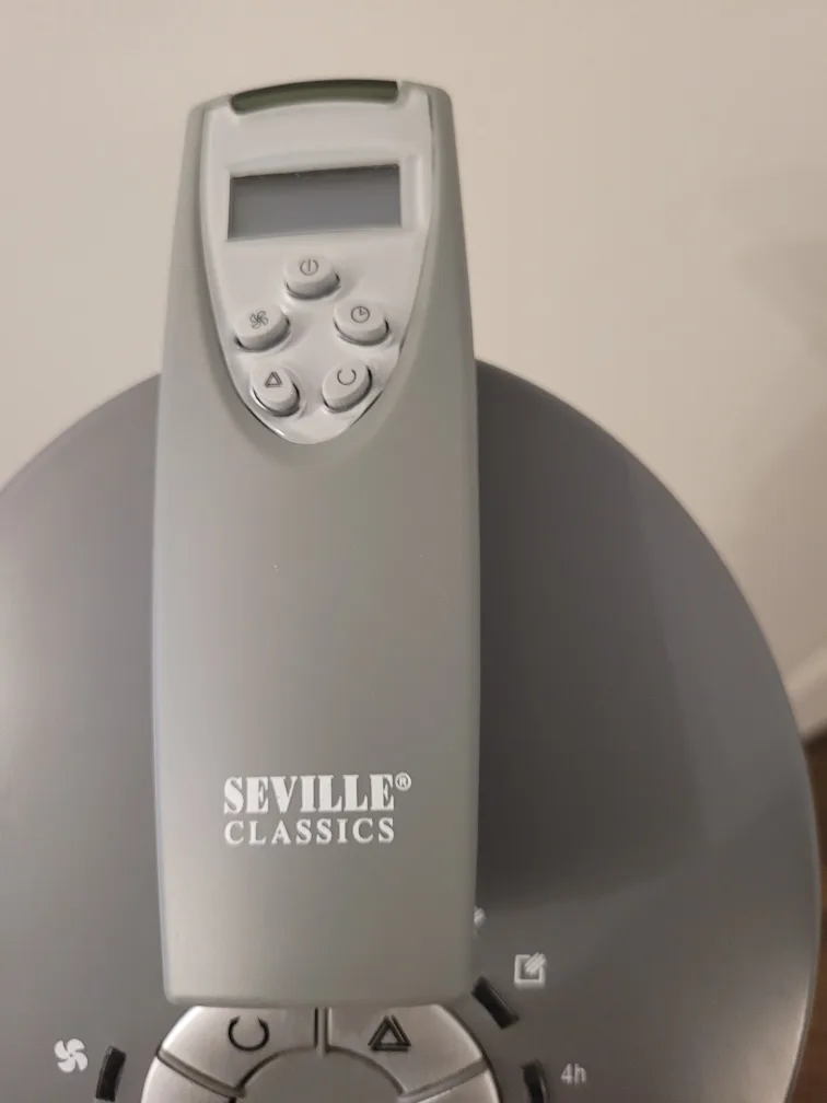 Seville Classics Tower Fan 40"in height with remote control image indicator(8)