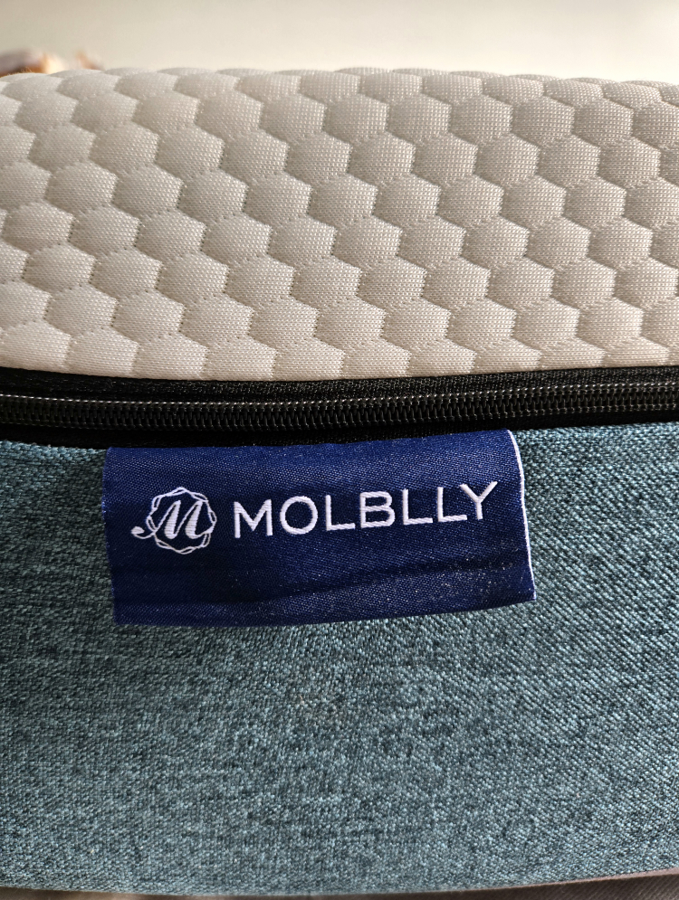 Molblly Double Memory Foam Mattress - Like New | Barely Used - photo 4