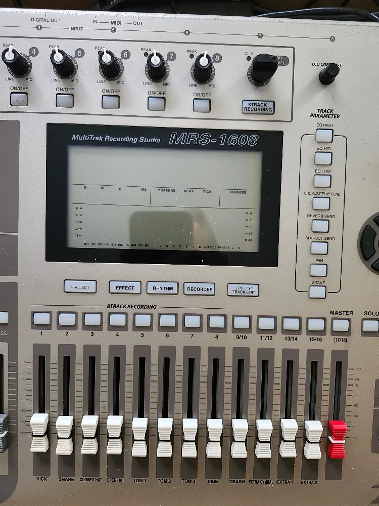 Zoom MRS-1608 MultiTrak Recording Studio image indicator(3)
