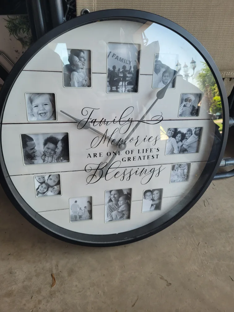 Family Memories Photo Collage Wall Clock image indicator(2)