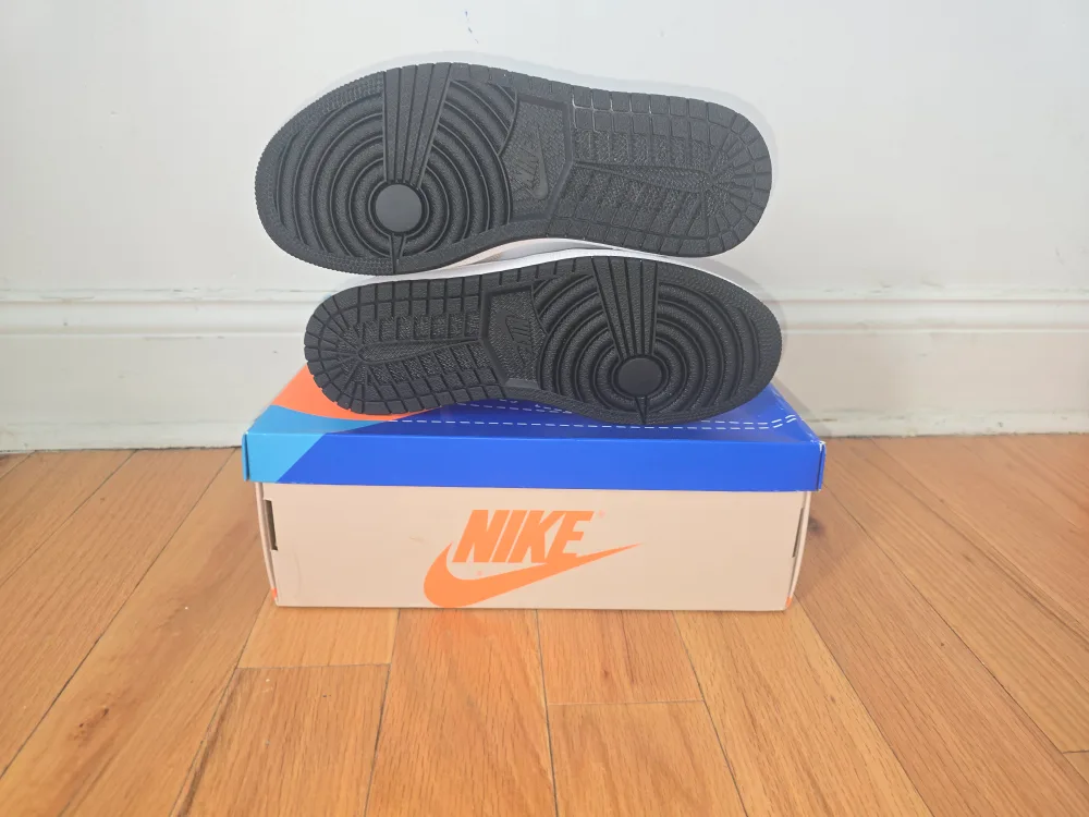 Nike Air Jordan 1 Zoom CMFT 2 Size 8 image indicator(3)