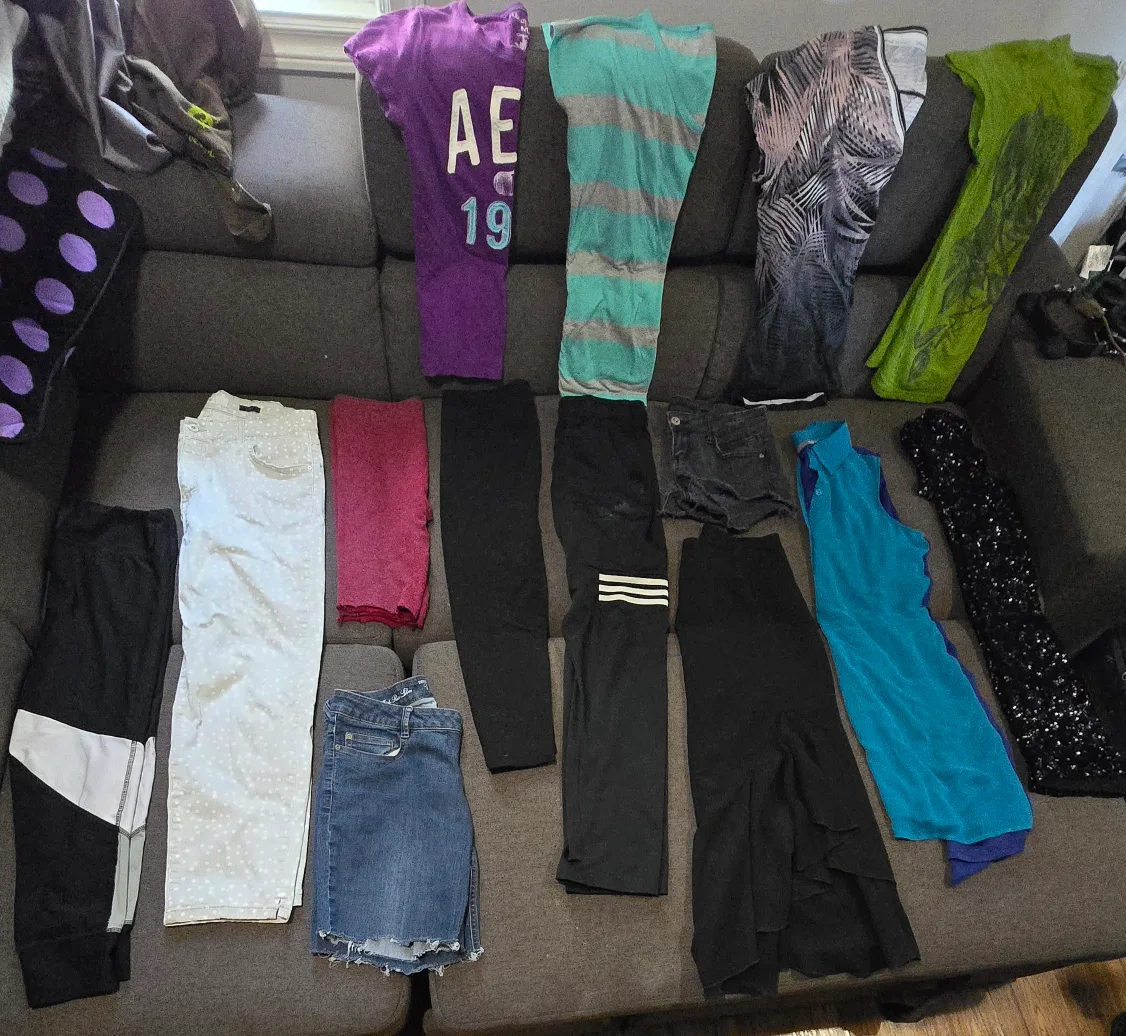 Women's Medium Clothing Lot #1 thumbnail
